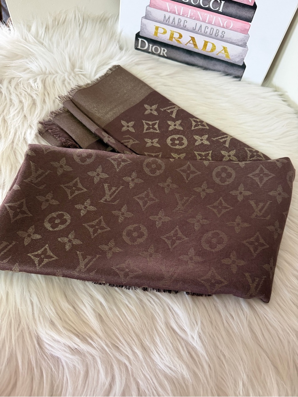 Louis Vuitton Monogram Shawl Scarf in Brown and Gold. - Picture 11 of 11